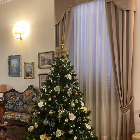 Pensionat Palazzo Bracciolini Nel Cuore Della Citta